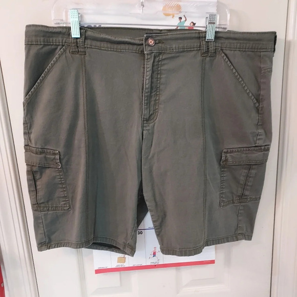 Lee Midrise Fit Army/Olive Green Shorts in Size 14M - Picture 1 of 12